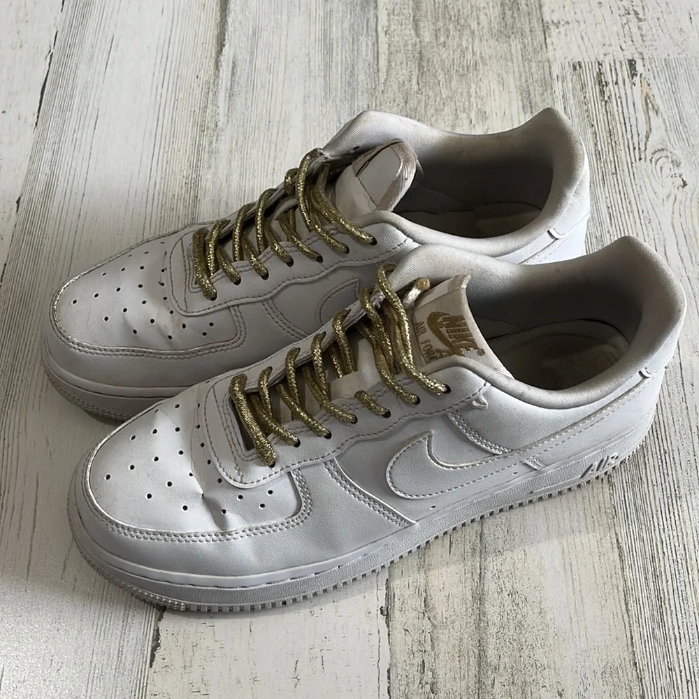 Nike AirForce Ones Size 8.5 - Picture 3 of 10